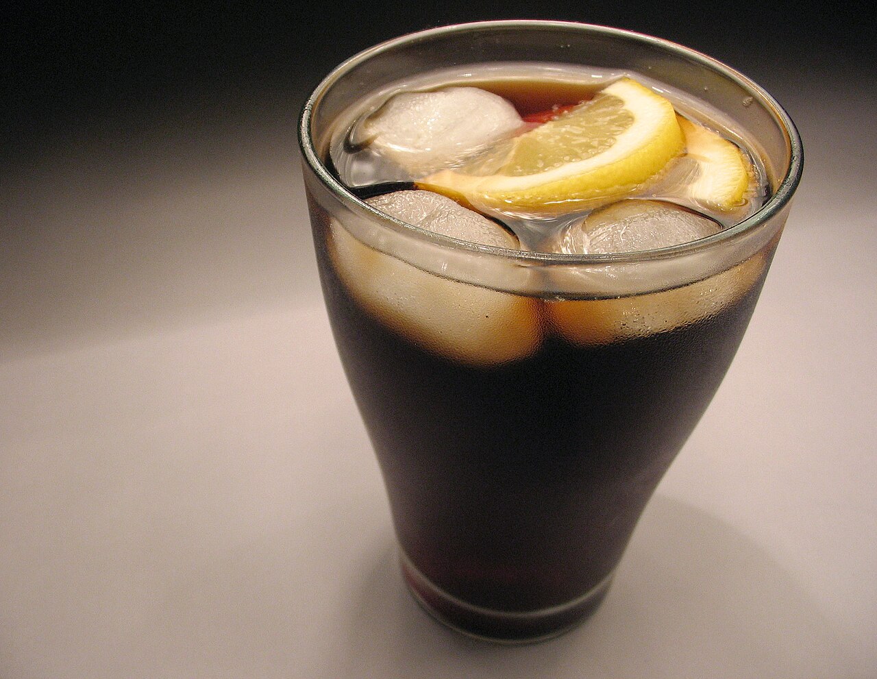 Página ilustrada de Cola artesanal de Senku